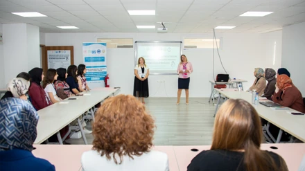 Hemşirelik bölümü öğrencileri, ÜNİDES destekli kursta bir araya geldi